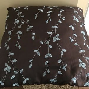 Decorative Accent pillow by Arlee Home Fashions